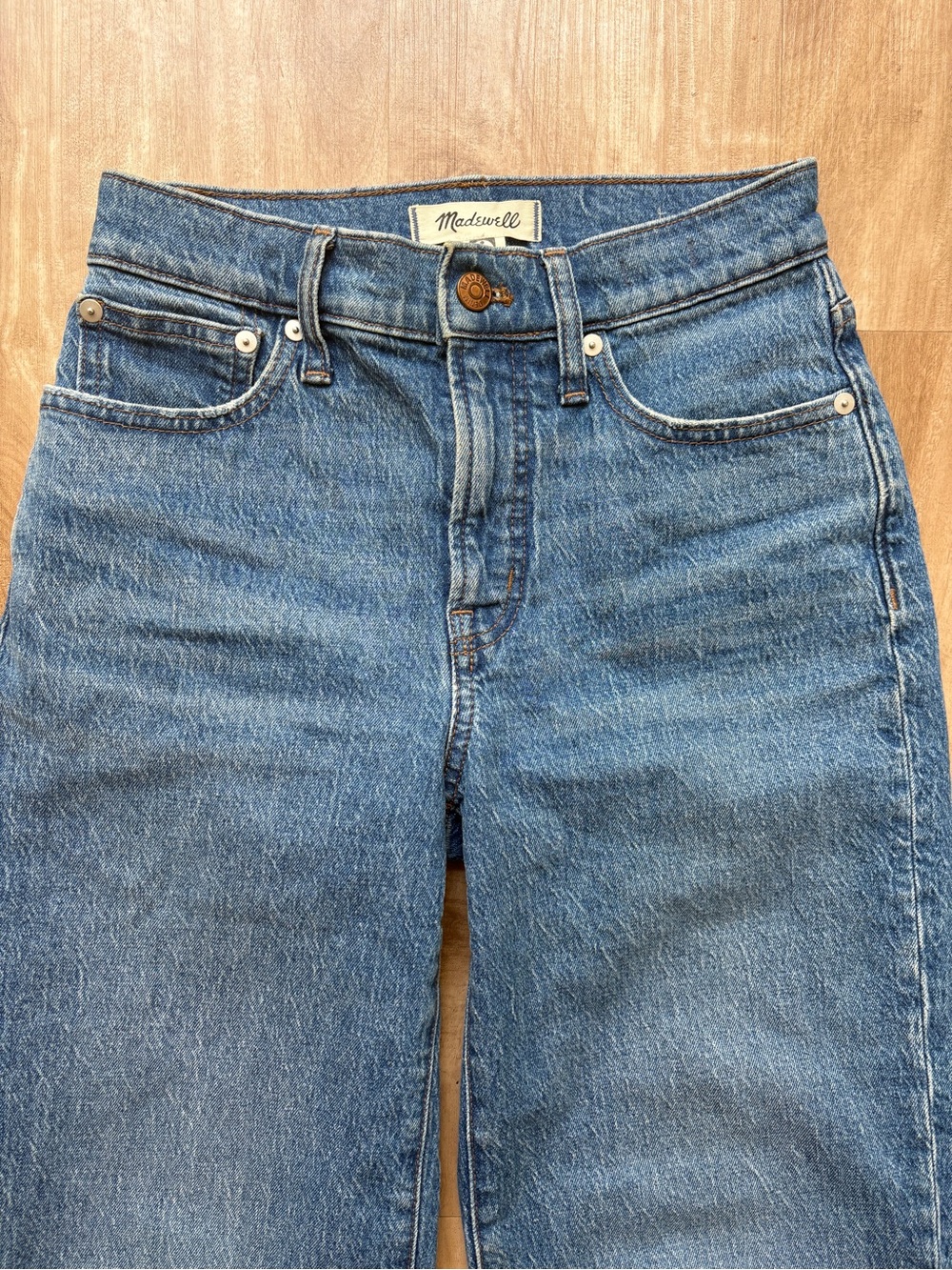 Madewell | The Petite Perfect Vintage Wide-Leg Crop Jean in Cresslow Wash - Picture 6 of 11
